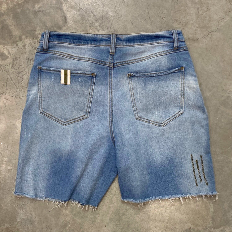 027 caviR07 Shorts Size 12