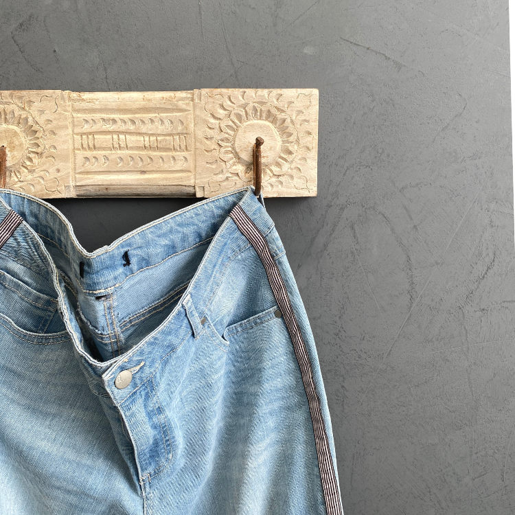 005 caviR.07 Jeans Size 14