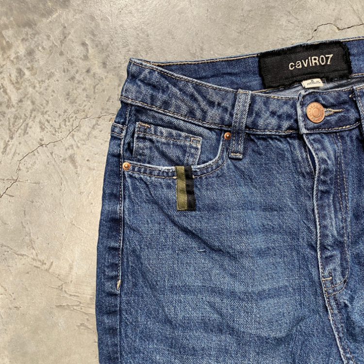 009 caviR.07 Jeans Size 8